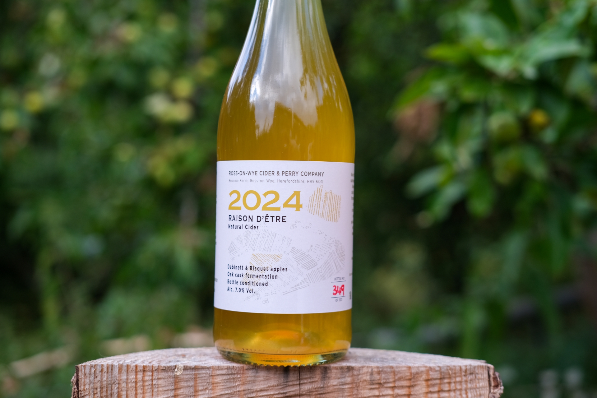 The iconic taste of Ross-on-Wye. Dry, bittersweet, barrel matured, bottle conditioned cider.